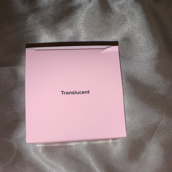 Too Faced Born This Way Translucent Setting Powder - Picture 2 of 6